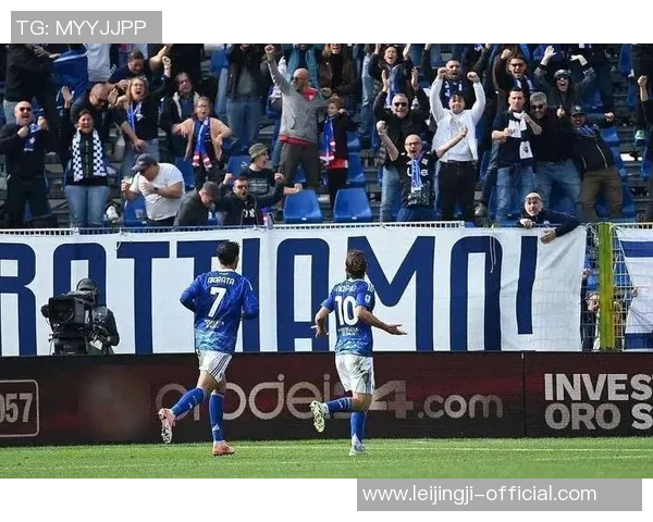 友谊赛精彩回顾:里昂大胜皇马点球大战引发全场热潮 友谊赛精彩回顾:里昂大胜皇马点球大战引发全场热潮