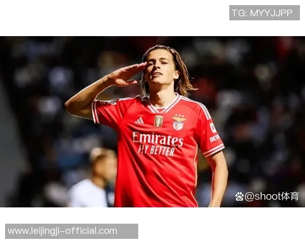 本菲卡大胜曼联6比2帽子戏法引发全场狂欢与数据分析