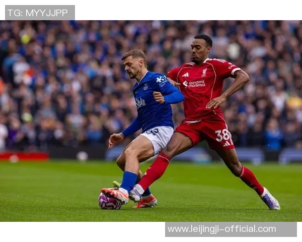 西甲赛场曼联大胜切尔西引发转会风波全场沸腾瞬间回顾